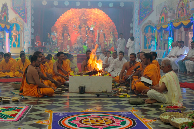 GROUP PUJAS (MAHAPUJAS) ACROSS TEMPLES AND INDIAN CULTURE